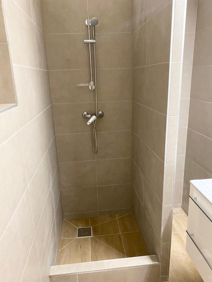 Platános Apartman Tata Exterior foto