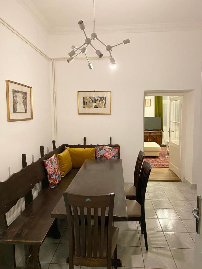 Platános Apartman Tata Exterior foto